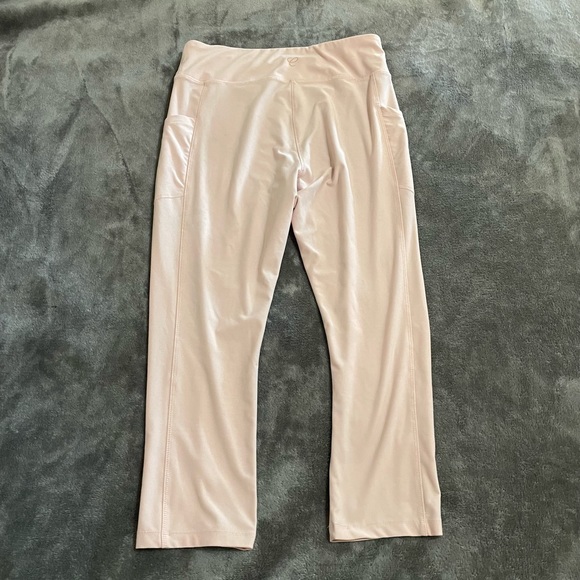 Cali Active Blush Pink Capri Leggings - Picture 3 of 5